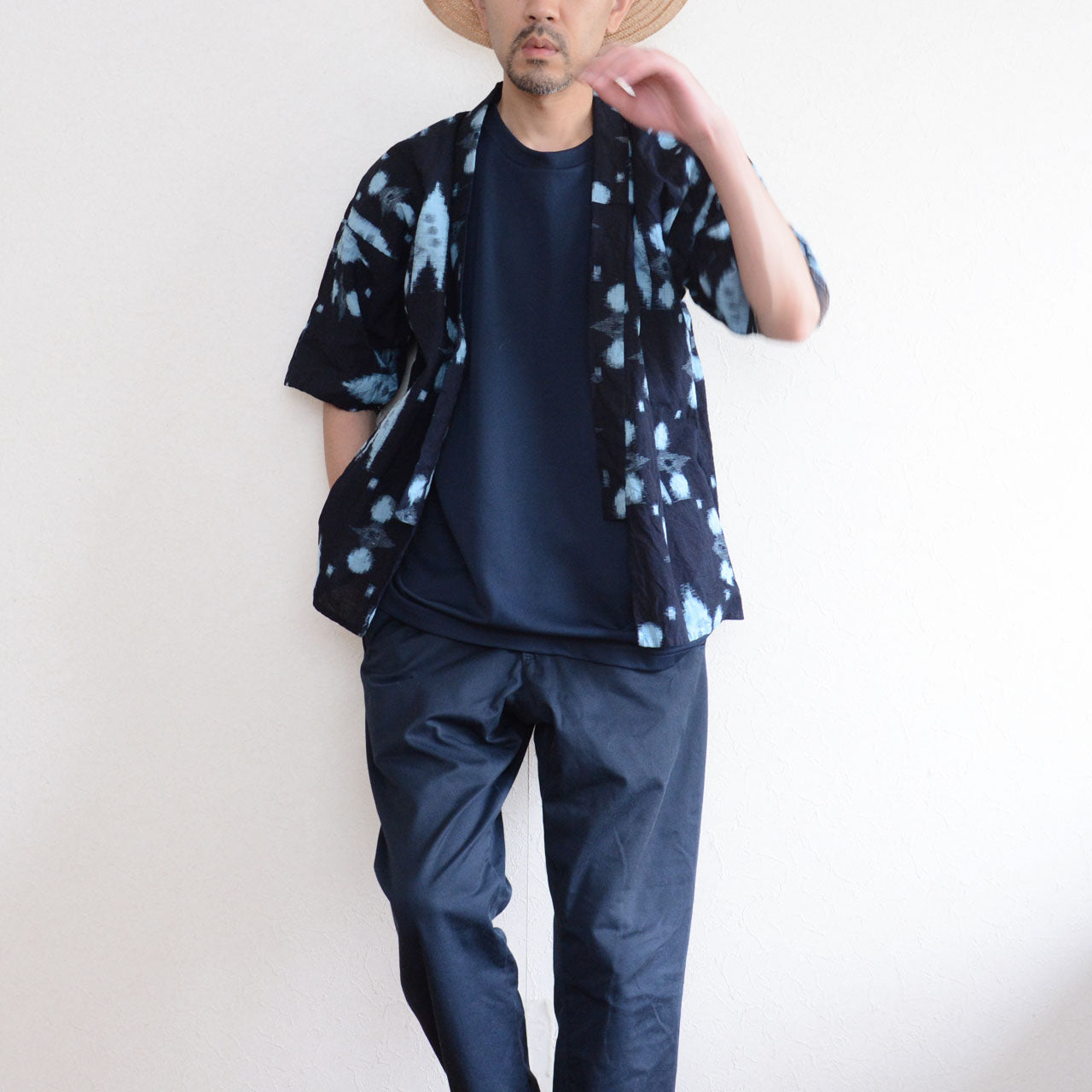 Vintage Japanese noragi jacket front view, open layering style over navy t-shirt, model height 171cm