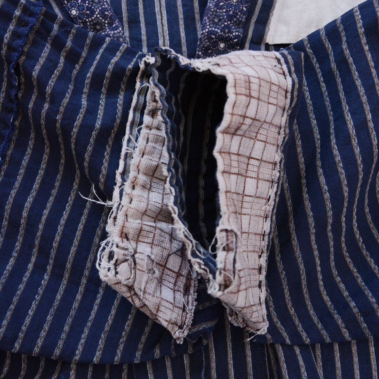 Cotton stripe noragi jacket, navy and white, Showa era Japan vintage, sleeve lining in off-white cotton