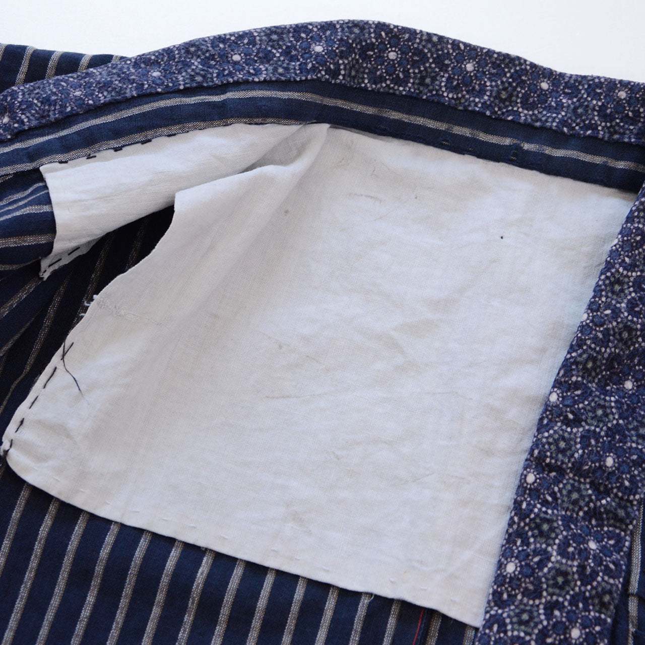 Cotton stripe noragi jacket, navy and white, Showa era Japan vintage, interior lining in off-white cotton
