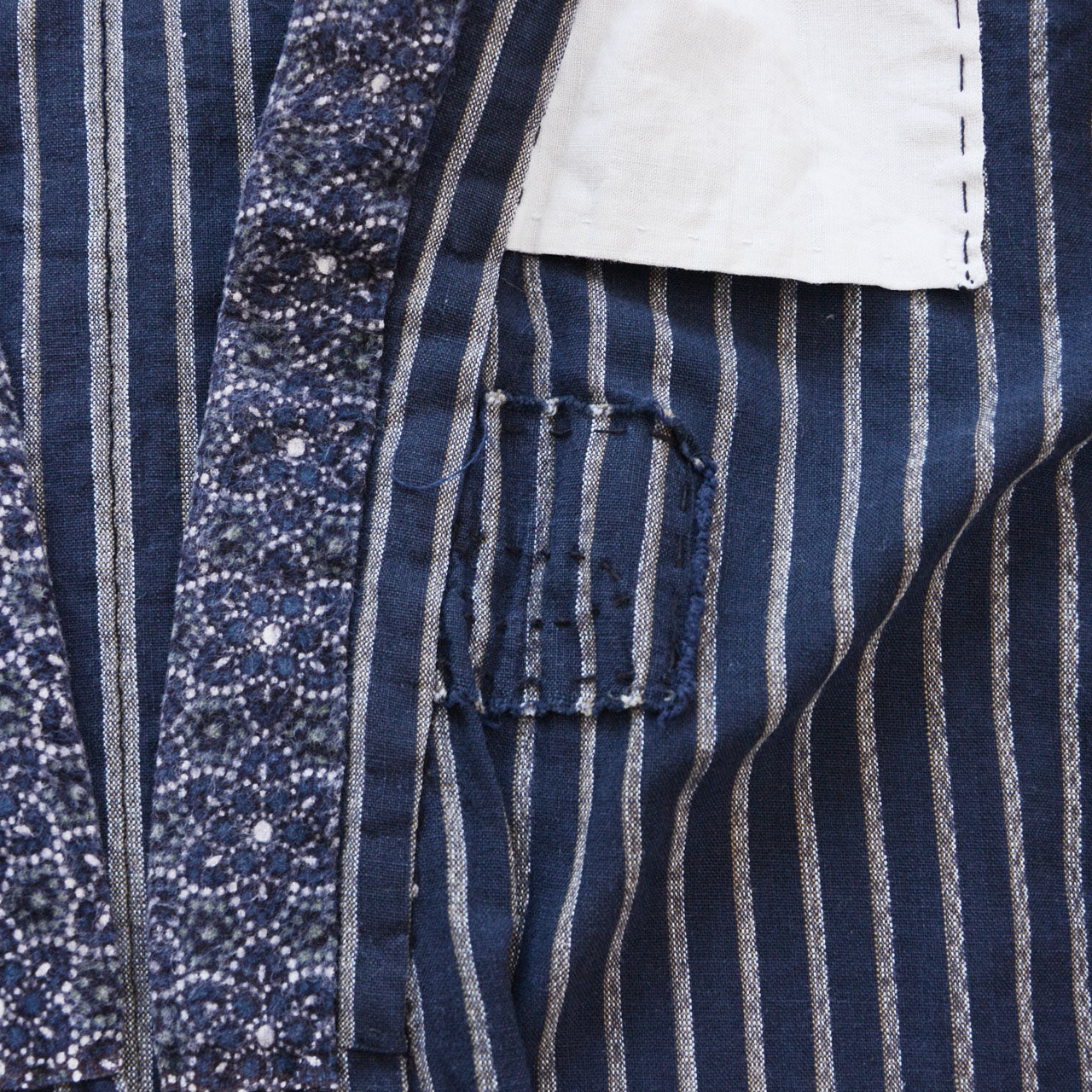 Cotton stripe noragi jacket, navy and white, Showa era Japan vintage, hand-stitched repair patch on interior