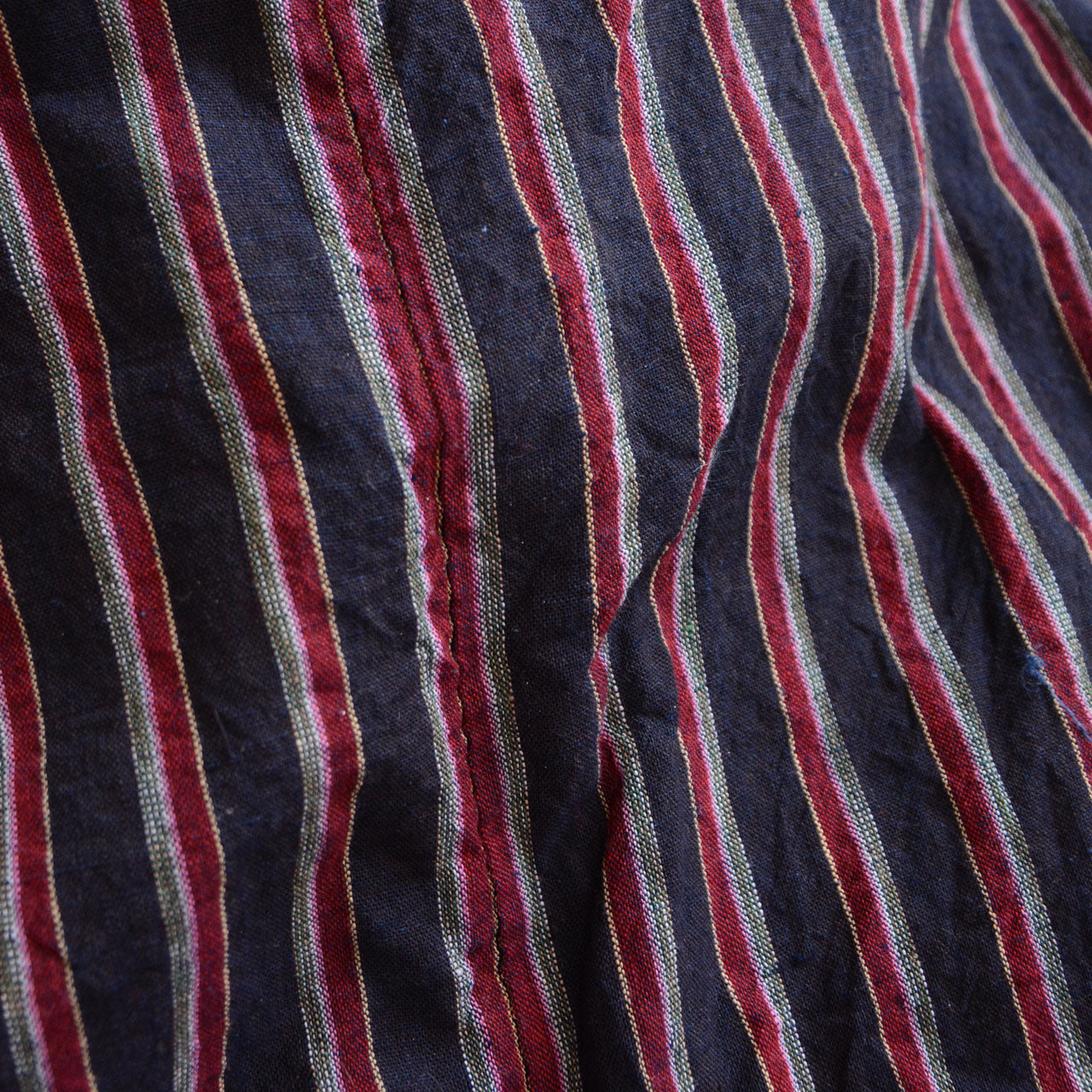 Minimalist Noragi jacket highlighting the contrast of stripes and lining