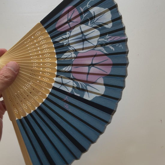Visual showcase of Japanese summer fan featuring vibrant morning glory artwork