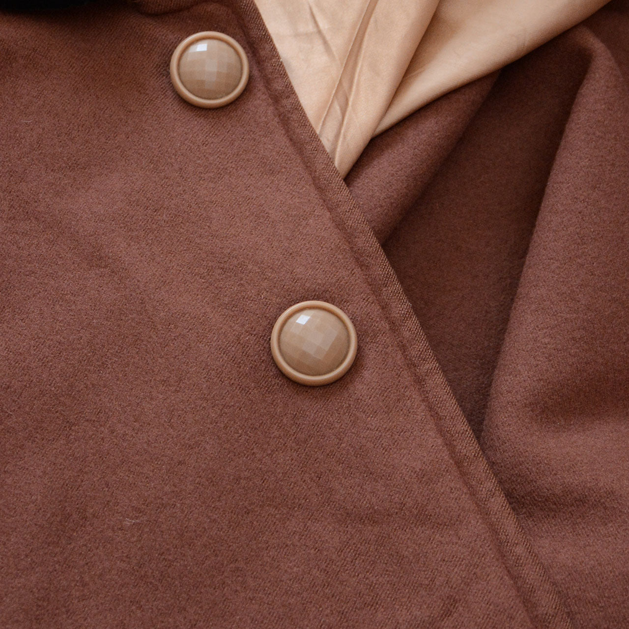 Japanese antique Tonbi Mantle