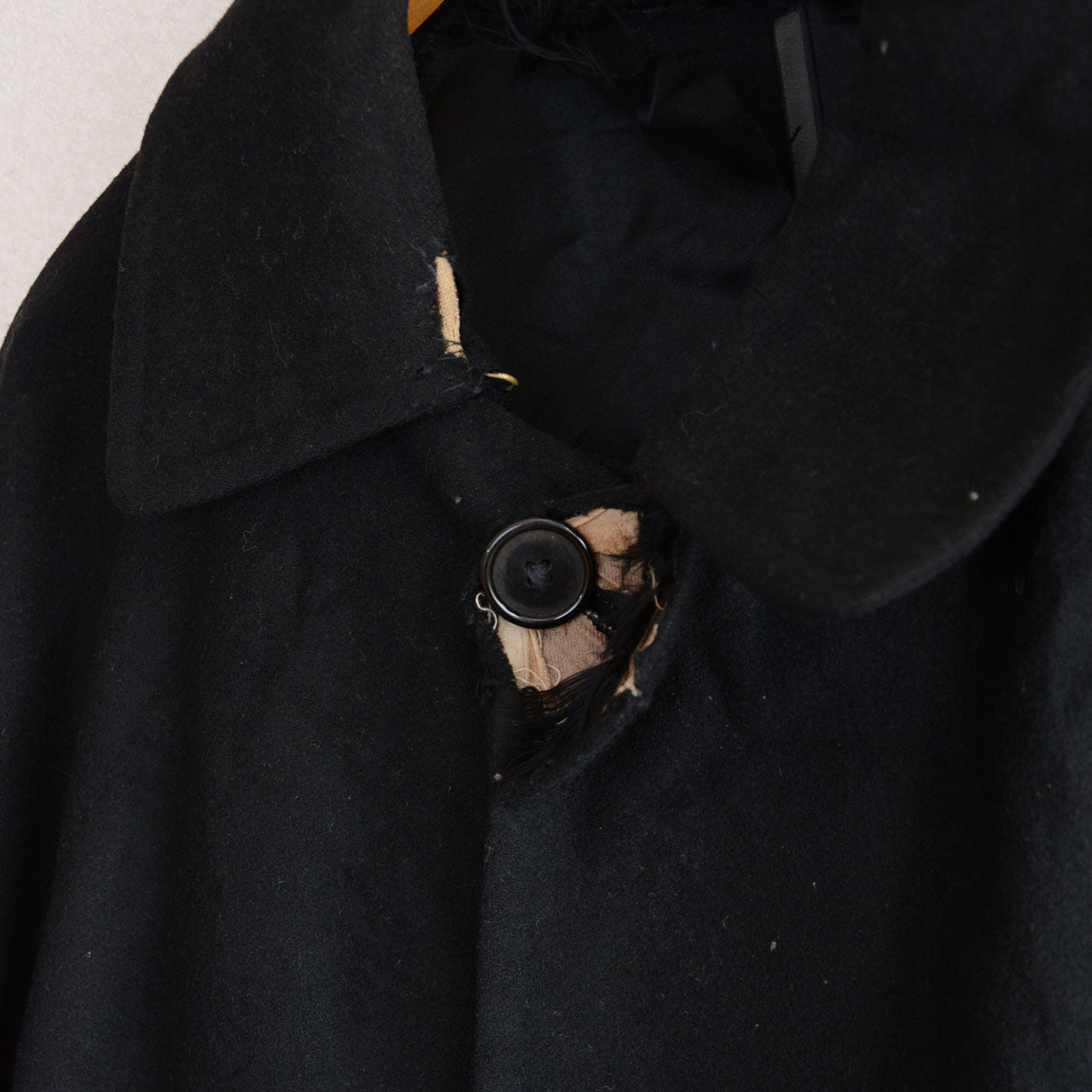 Japanese vintage mantle coat featuring a dramatic layered silhouette
