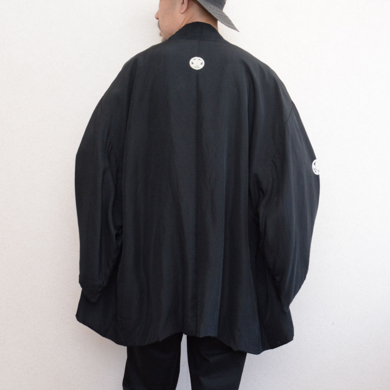 Vintage Japanese Haori Jacket — Black Silk, Five-Crest Montsuki, Iro-Ura Lining, Showa Era