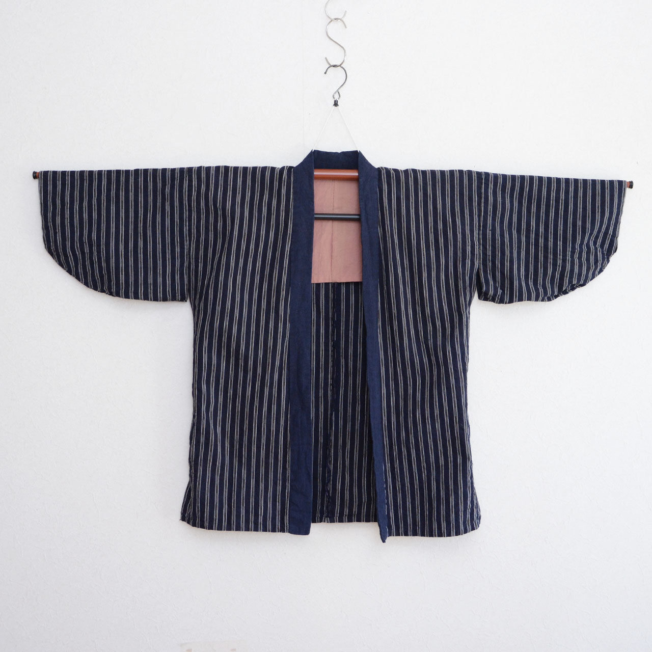 Japanese vintage workwear from the Showa era, hand-sewn and naturally aged.