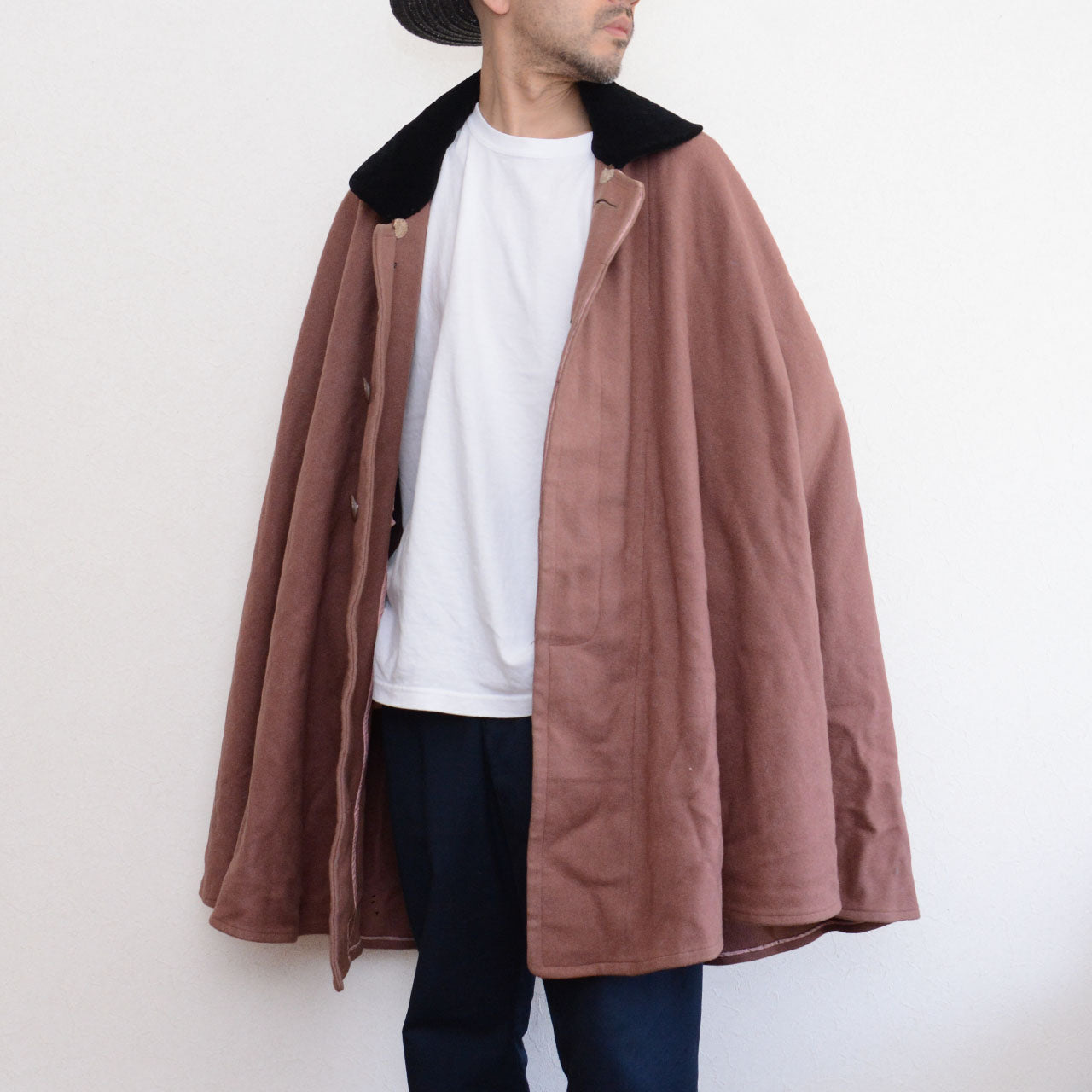 Early–Mid Showa era Japanese vintage wool cape with velvet collar, mauve wool, front hook closure