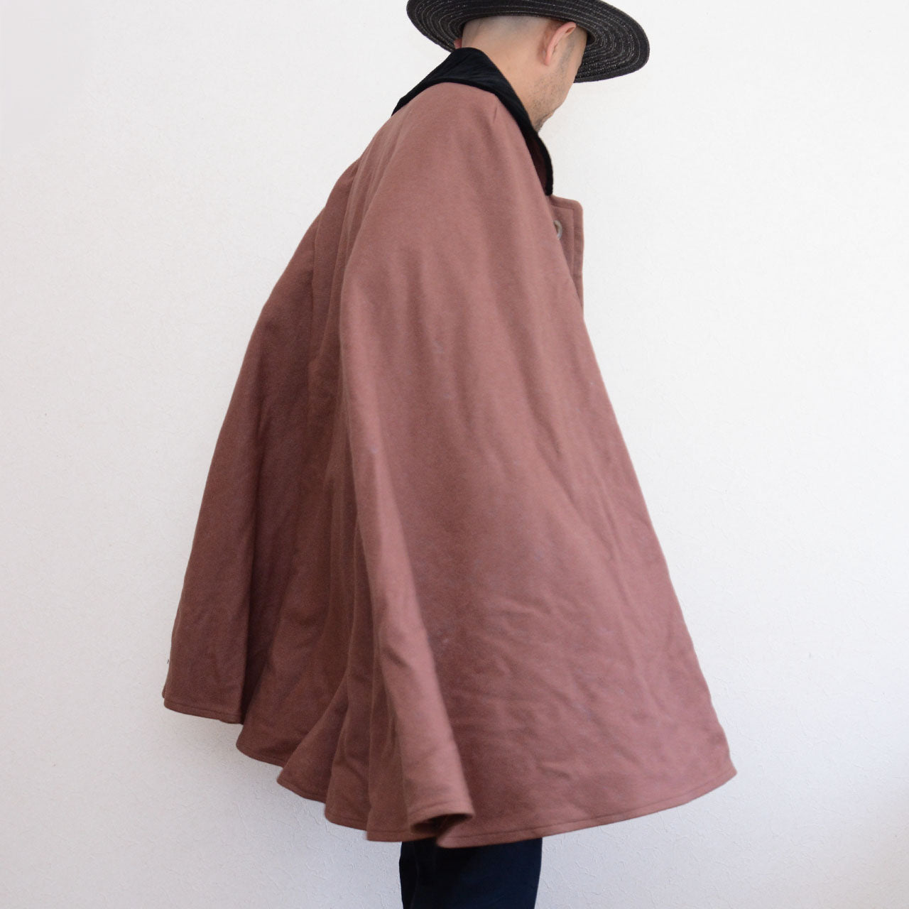 Japanese vintage wool cape mantle, mauve dusty rose, velvet collar detail, Taisho Roman slow fashion