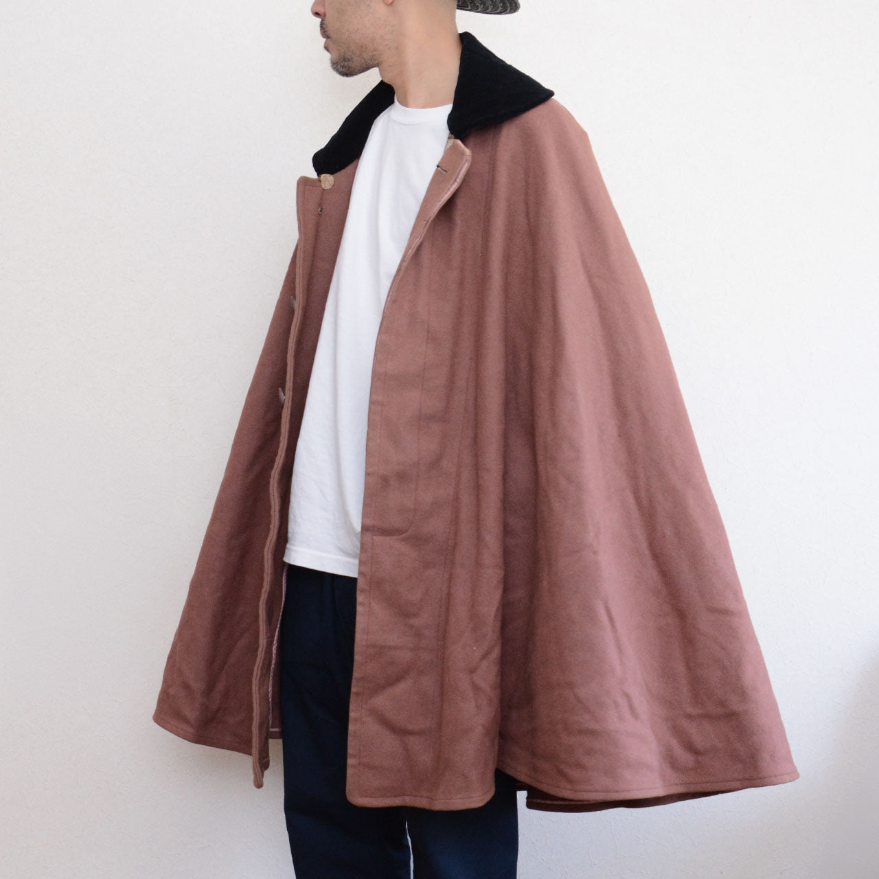 Early to mid-Showa Japanese vintage wool cape, mauve wool shell, velvet collar, antique mantle, Japan vintage
