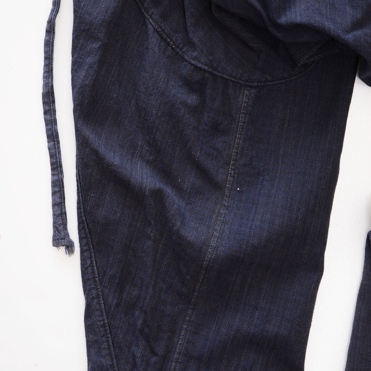 Plain cotton Momohiki pants representing Japanese lifestyle culture