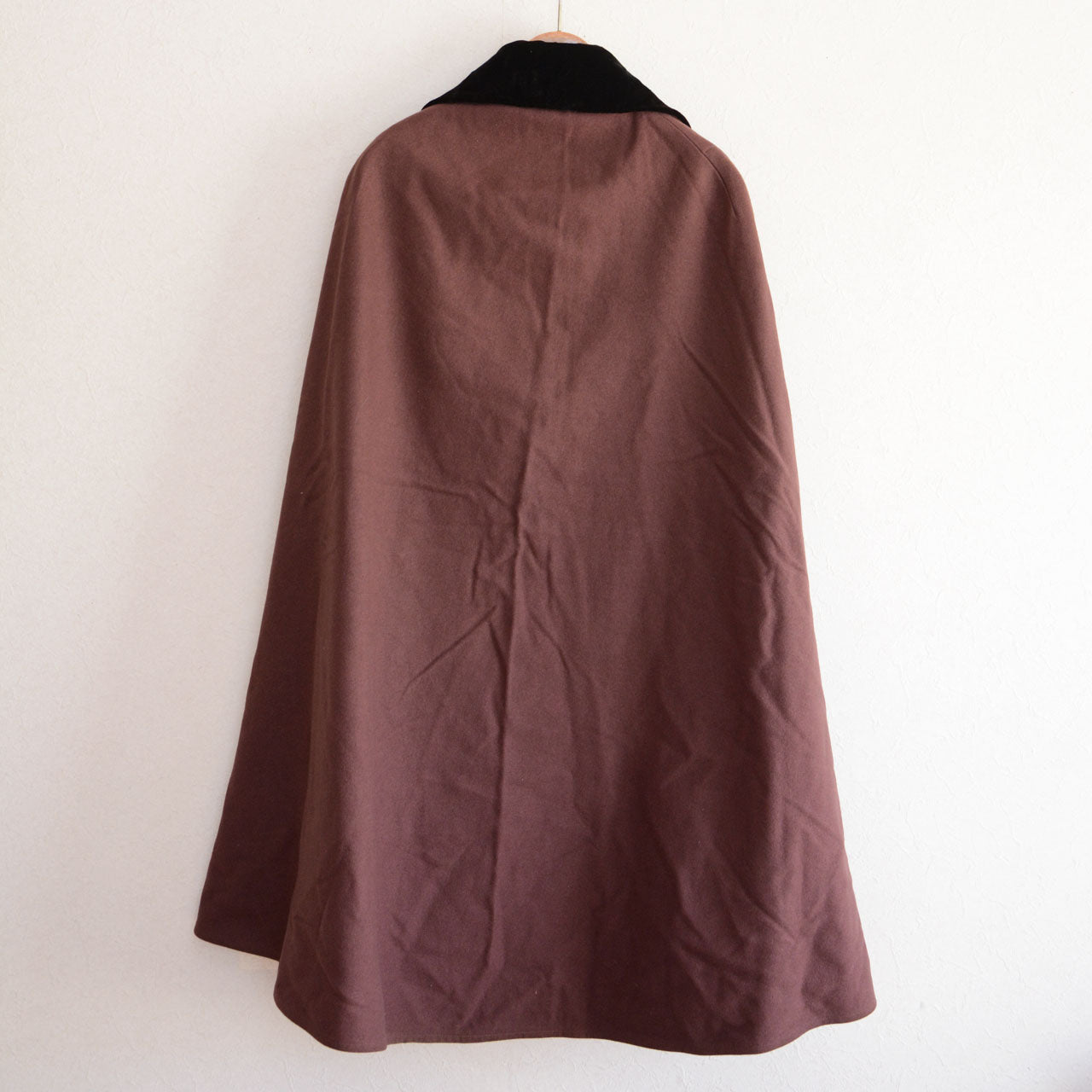 Early Showa era wool cape showing traditional Japanese tailoring